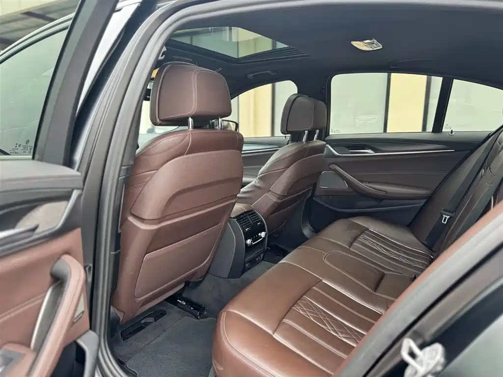 BMW 5 Series (Import) 2021 540i Style Edition M Sport Package фото 10