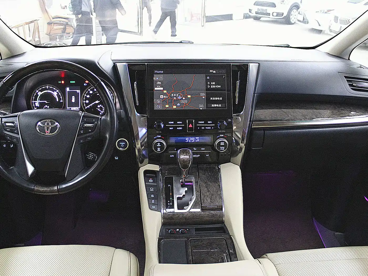 Toyota Alphard 2021 Hybrid 2.5L Premium фото 4