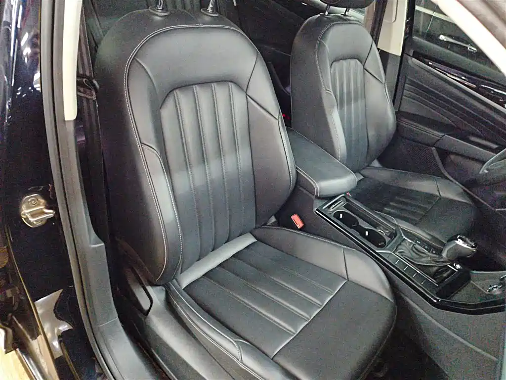 Volkswagen Passat 2022 280TSI Business Edition фото 20