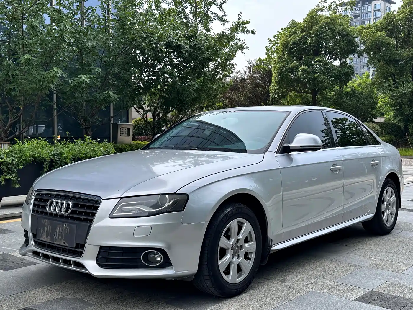 Audi A4L 2010 2.0 TFSI Standard