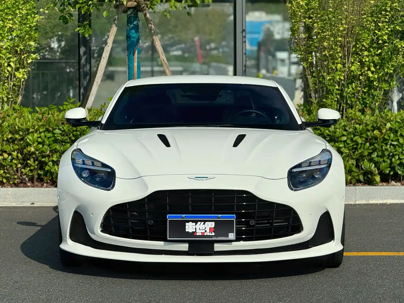 Aston Martin DB12 2023 4.0T V8 Coupe фото 3