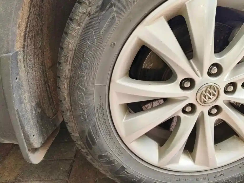 Photo 7 - Buick Envision Plus