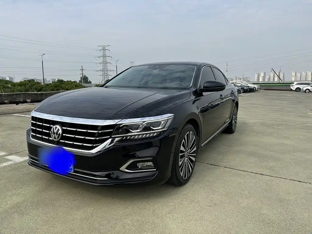 Фото 1 - Volkswagen Passat