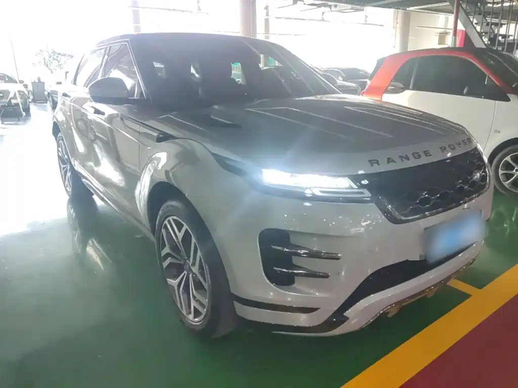 Land Rover Range Rover Evoque 2023 Range Rover Evoque L 249PS Luxury Edition фото 4