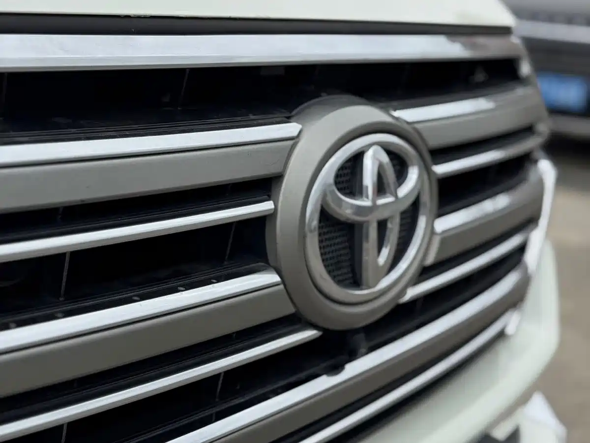 Toyota Land Cruiser (Import) 2018