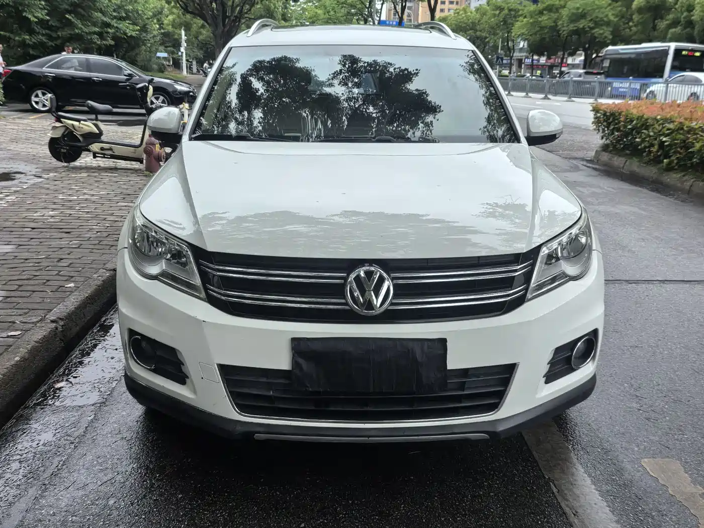 Volkswagen Tiguan 2012 1.8TSI Automatic 4WD Elite Edition фото 2