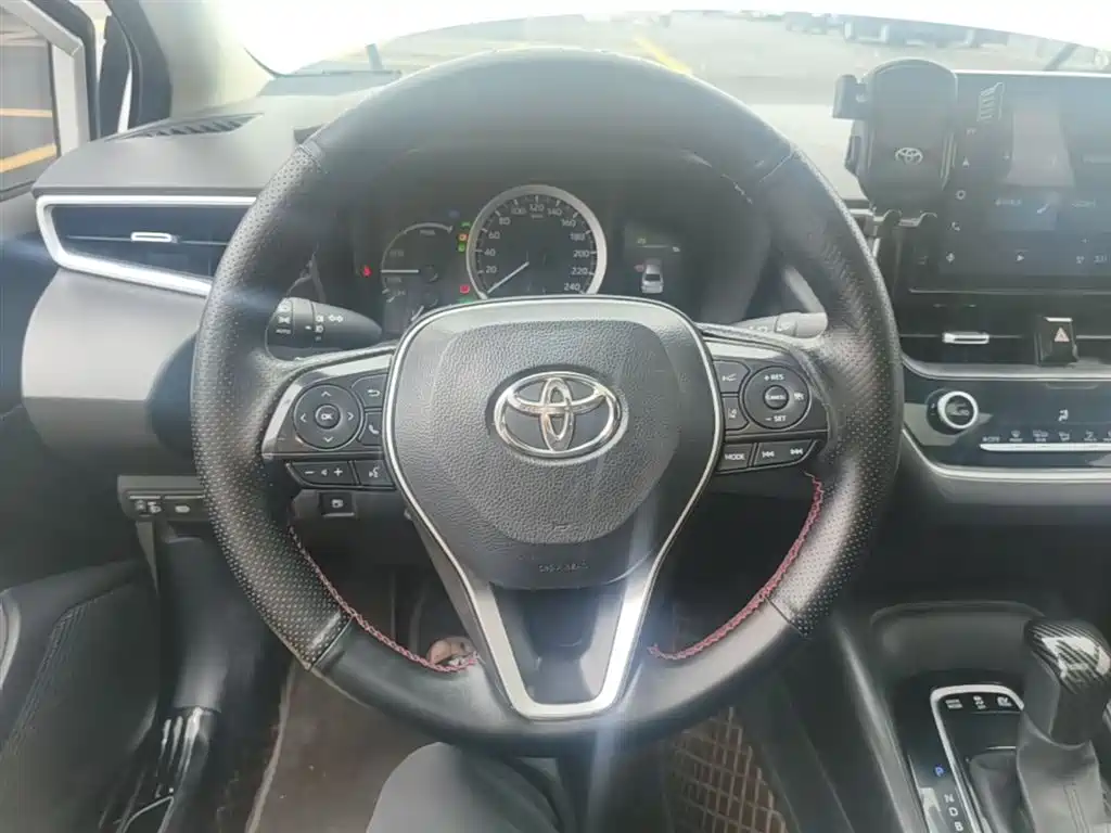 Toyota Corolla 2021 Hybrid 1.8L E-CVT Elite Edition фото 11