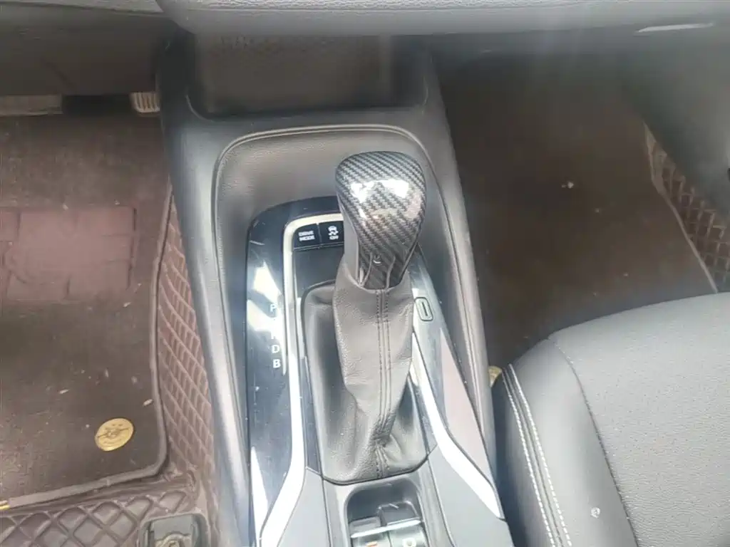 Toyota Corolla 2021 Hybrid 1.8L E-CVT Elite Edition фото 14