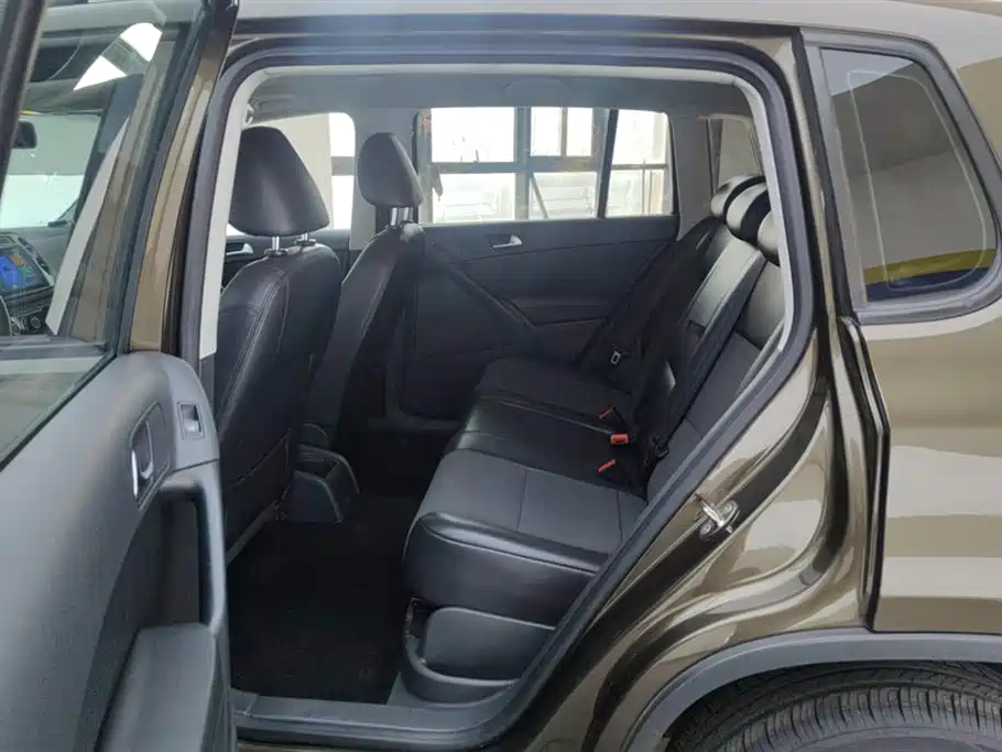 Volkswagen Tiguan 2015 1.8TSI Automatic 2WD Trendline фото 11