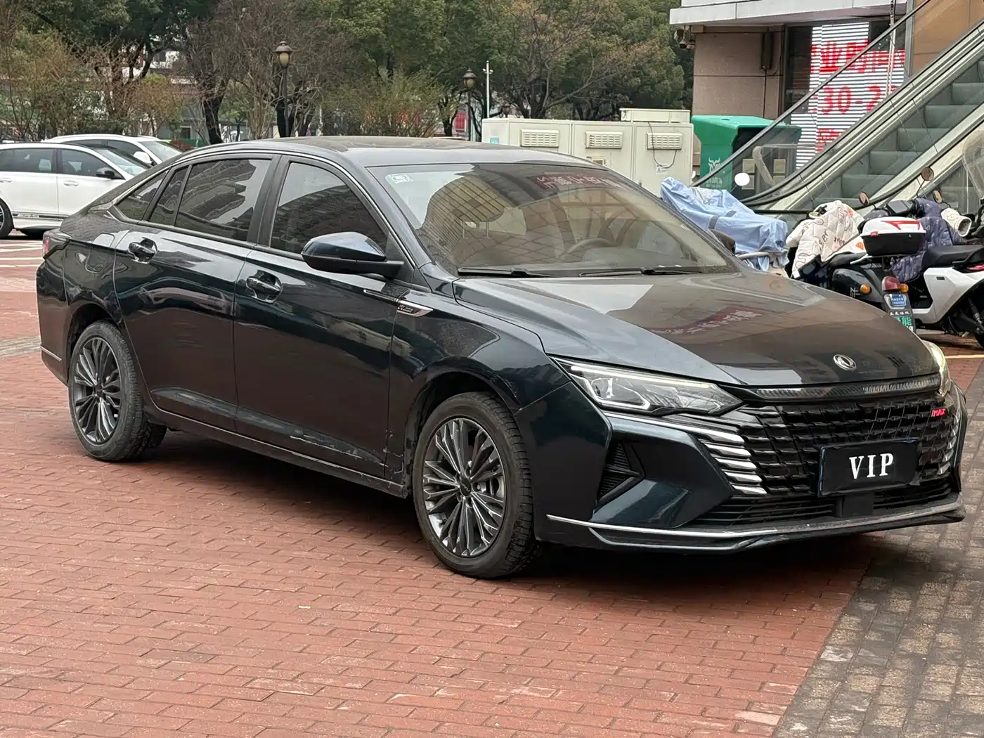 DONGFENG FENGSHEN YI HYUN MAX