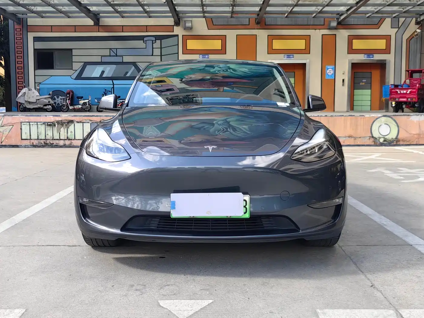 TESLA MODEL Y