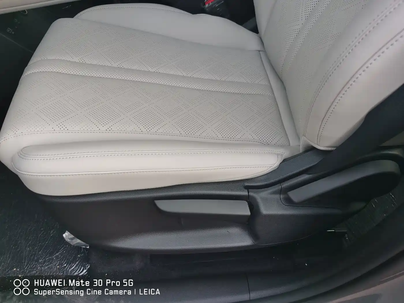 BYD Yuan UP 2026 2025 Model 301KM Navigator