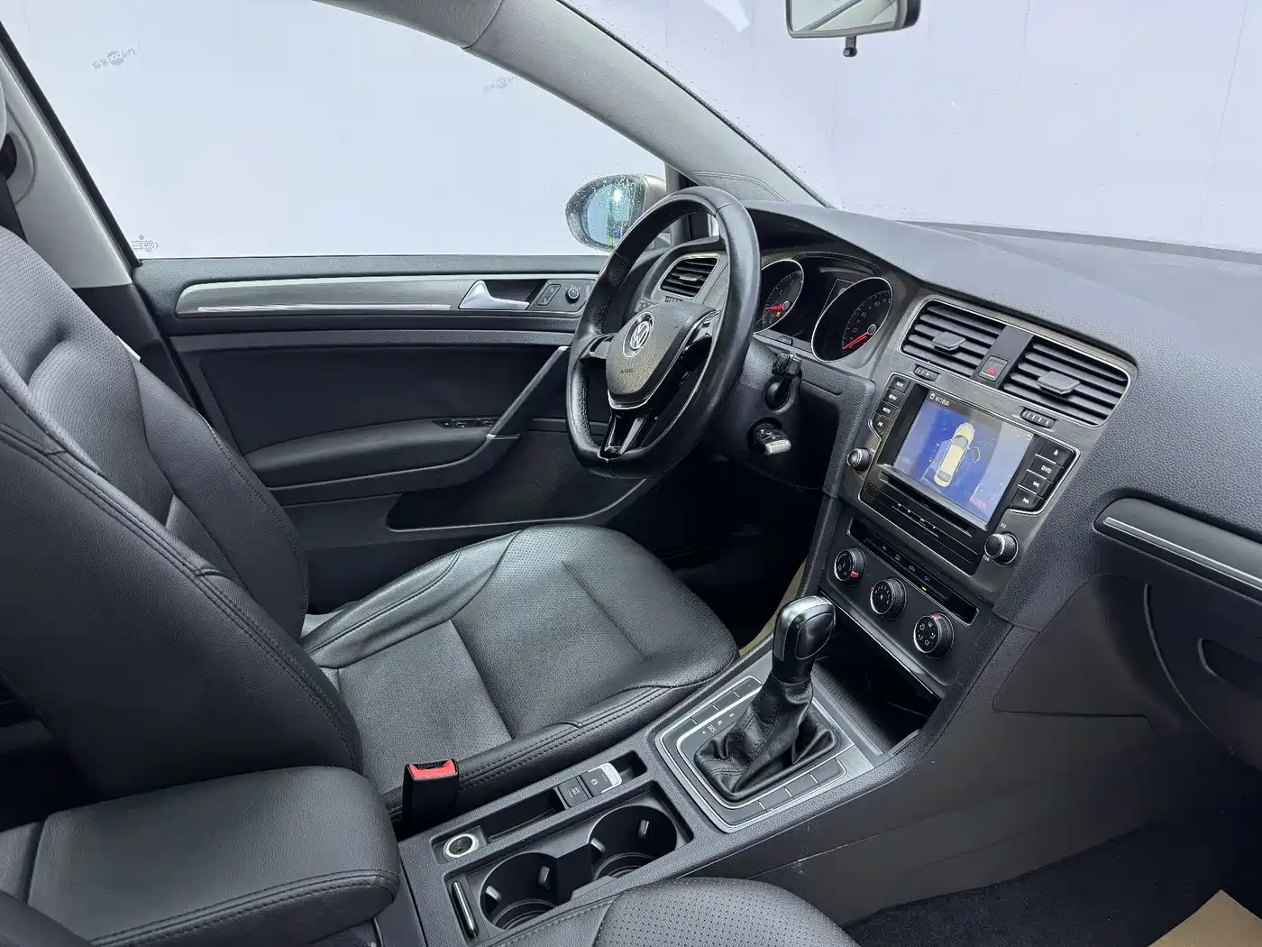 Volkswagen Golf 2016 230TSI Automatic Comfort фото 9
