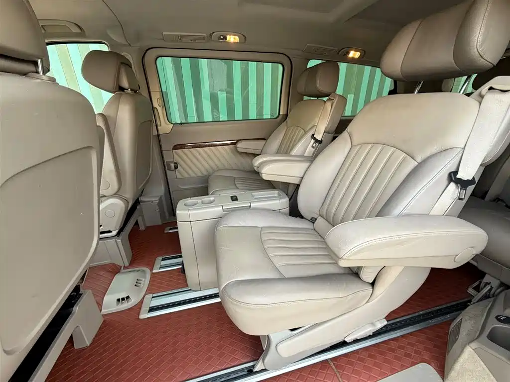Mercedes-Benz Viano 2013 Model 3.0L Navigation Edition фото 8