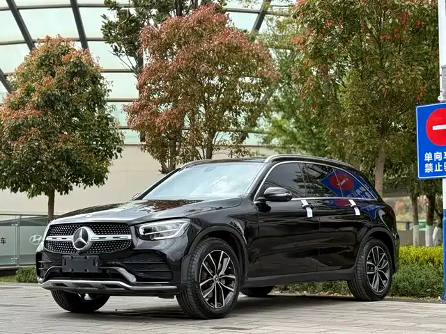 MERCEDES-BENZ GLC