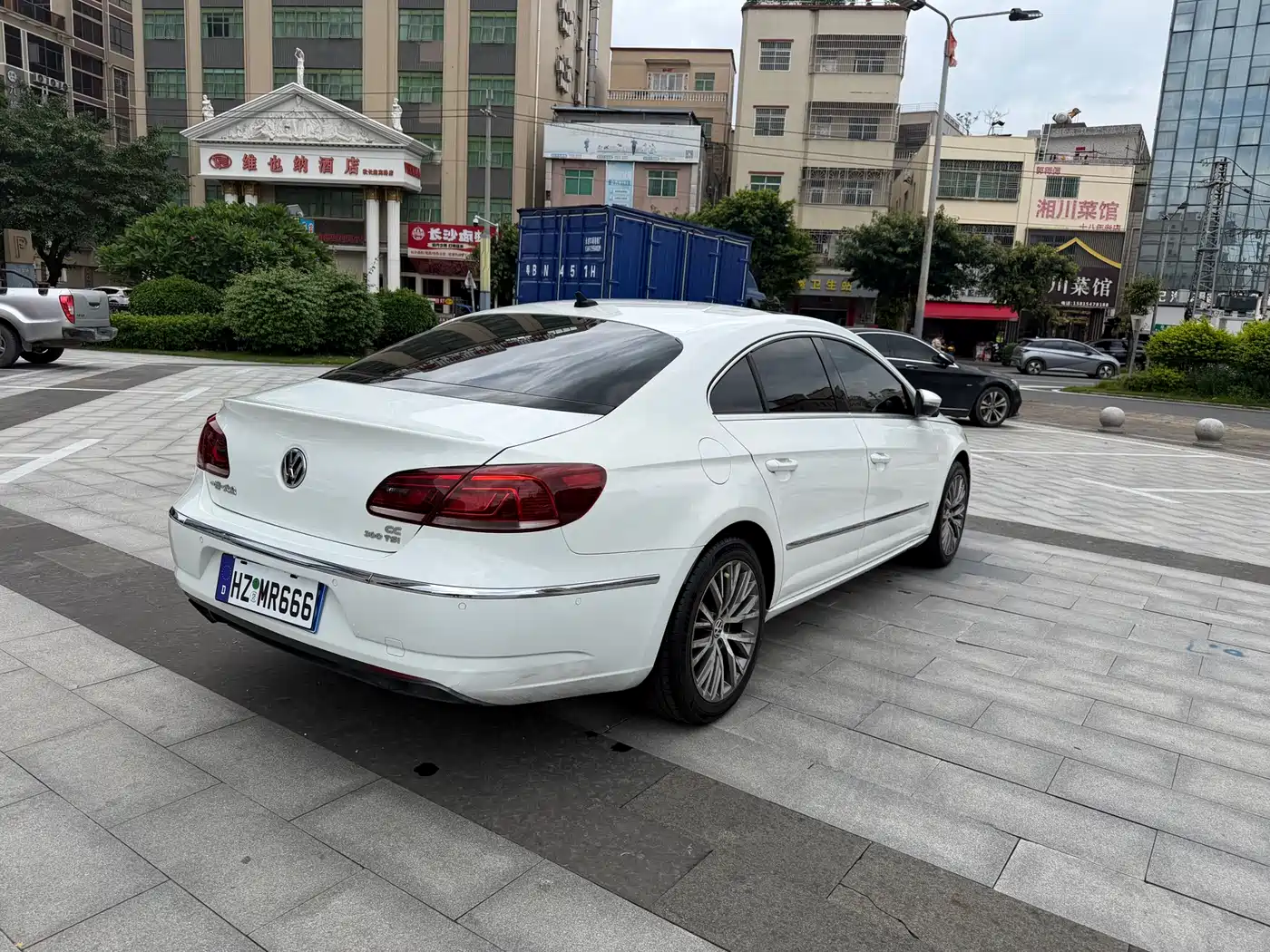 Volkswagen FAW-Volkswagen CC 2016 Model 1.8TSI Luxury фото 6