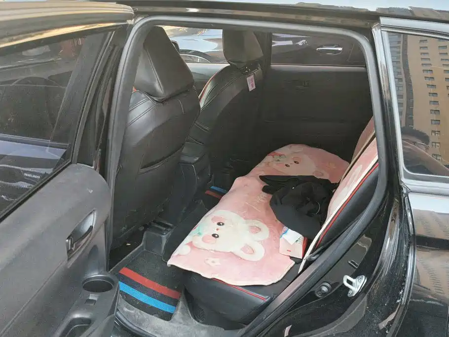 Photo 11 - Toyota Frontlander