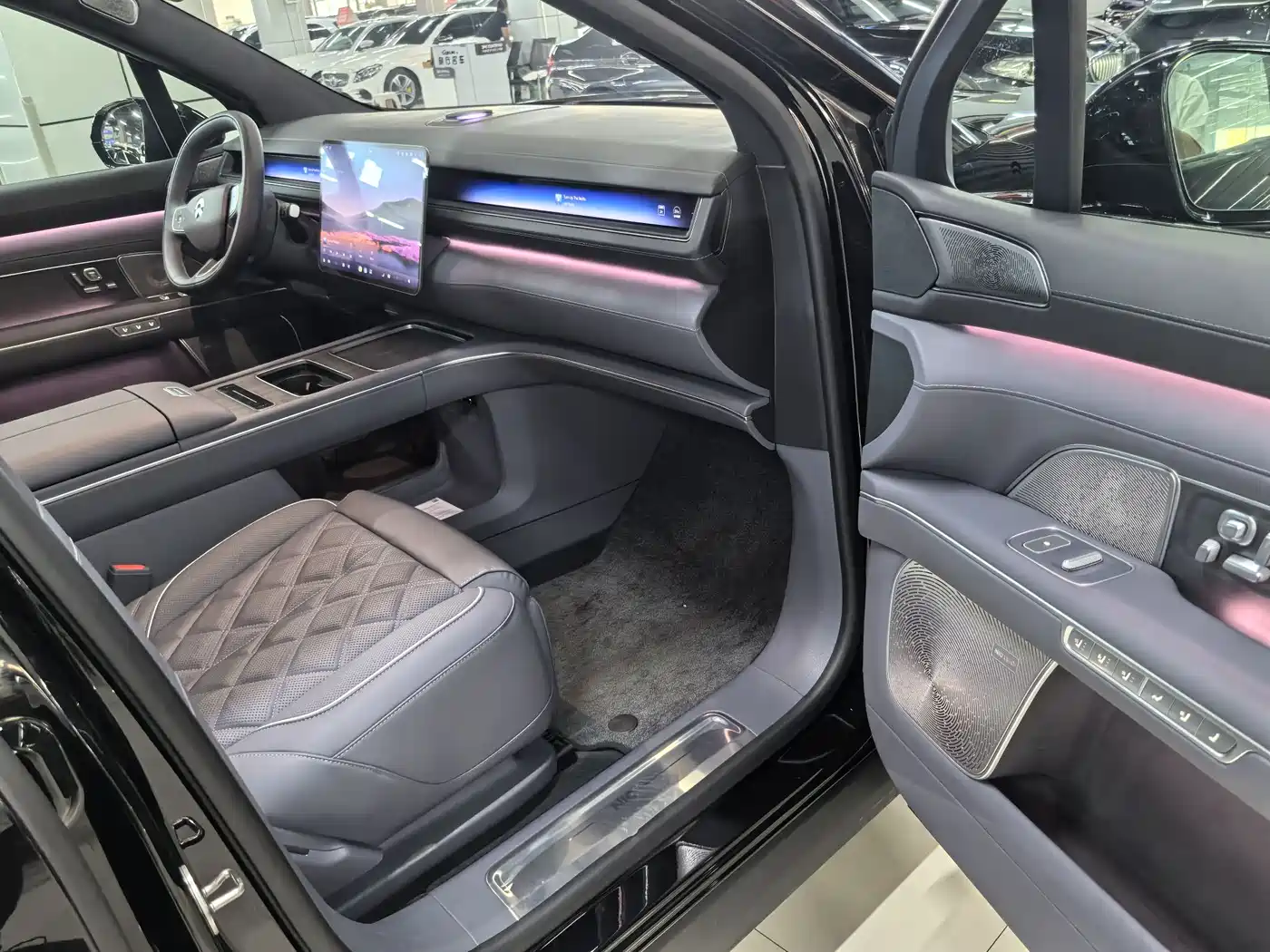 NIO ES8 2025 Model 6-Seat Executive Luxury Edition фото 20