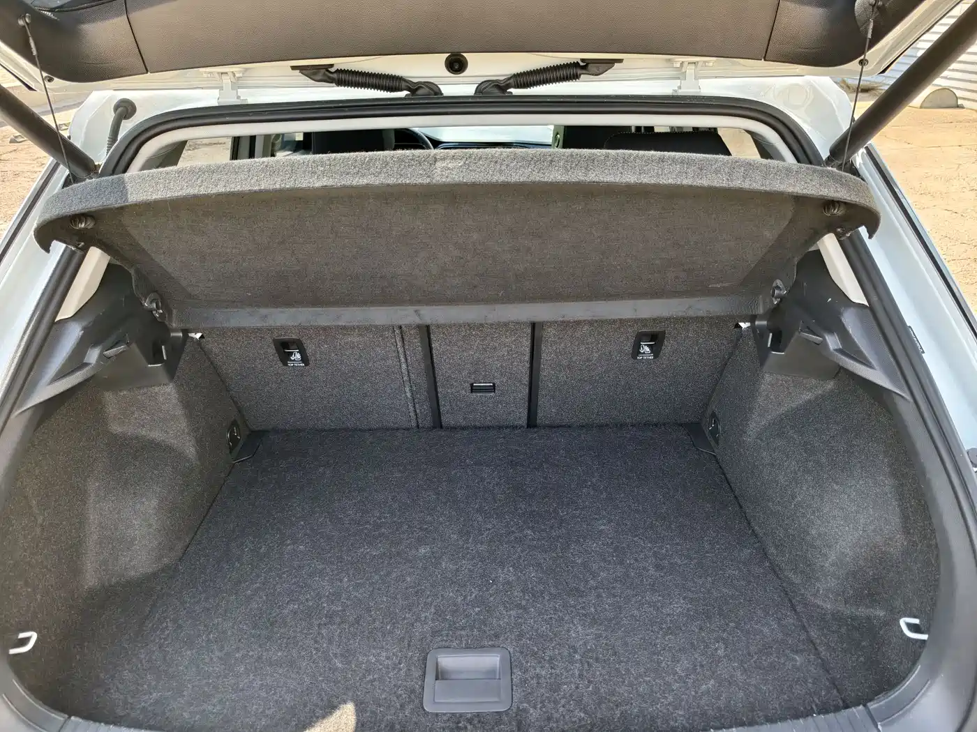 VOLKSWAGEN T ROC EXPLORING SONGS