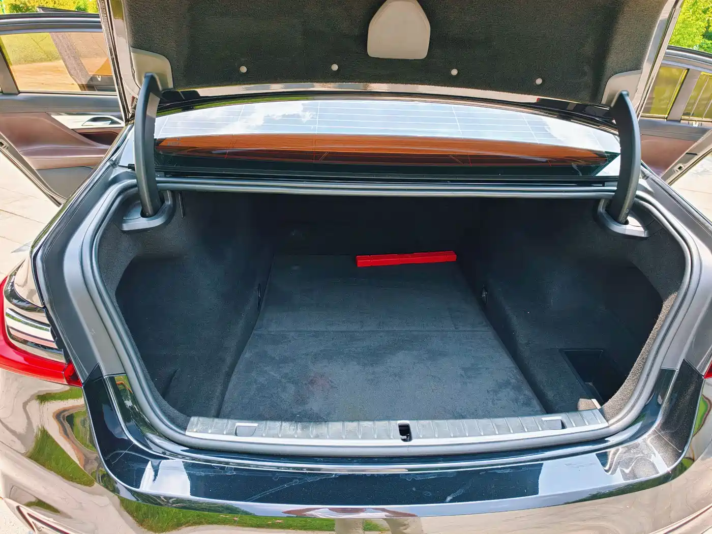 Photo 12 - BMW 7 Series