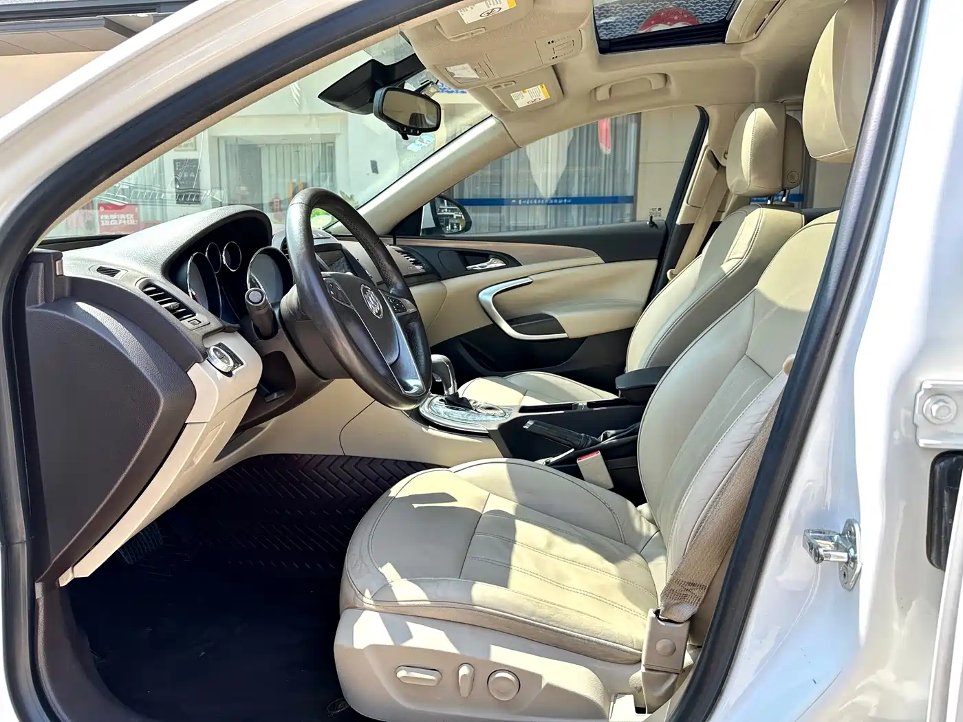 Buick Regal 2012 Model 2.0L Luxury фото 4