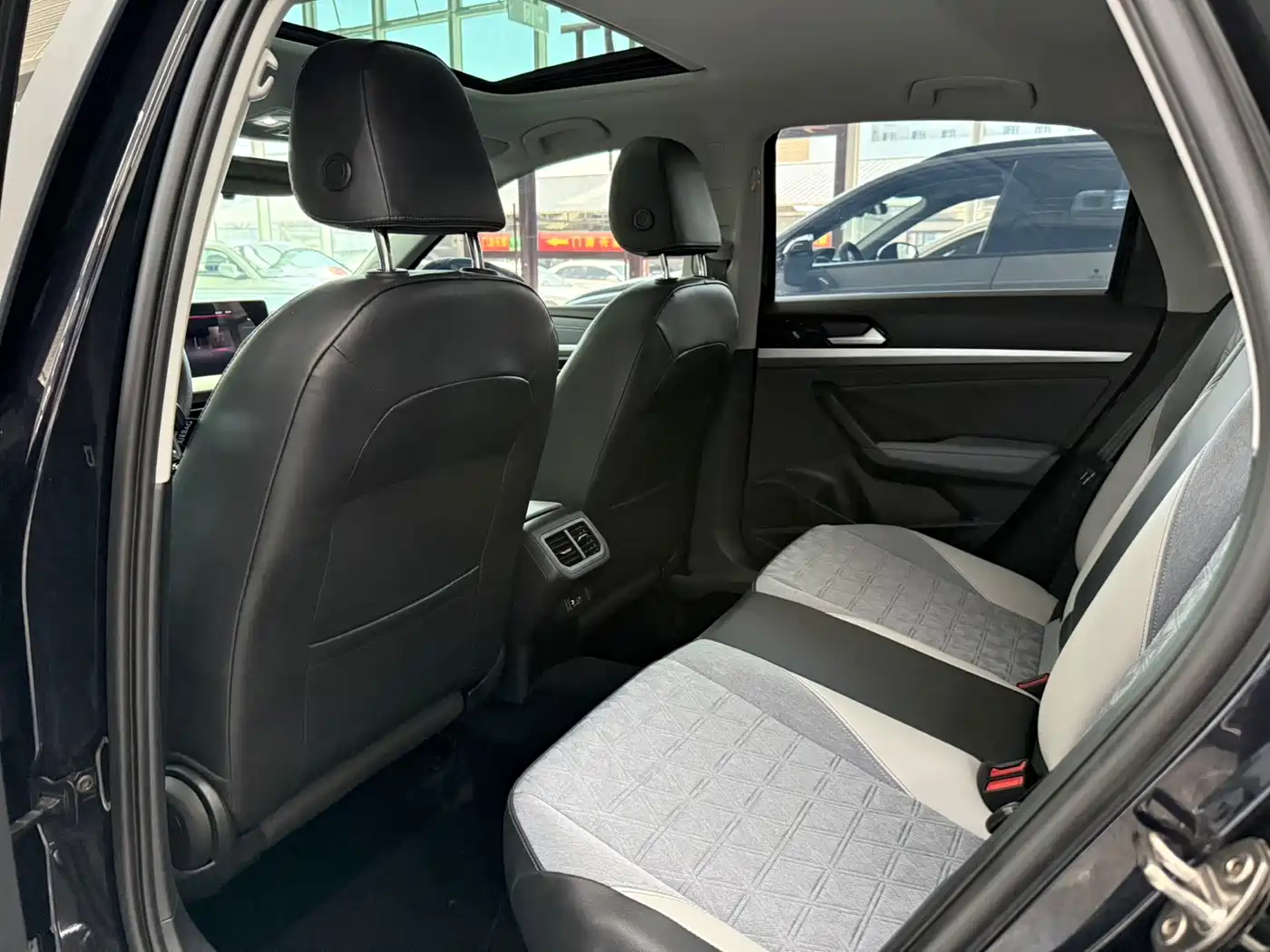 Volkswagen Lavida 2023 280TSI DSG Starlight Comfort Edition фото 6