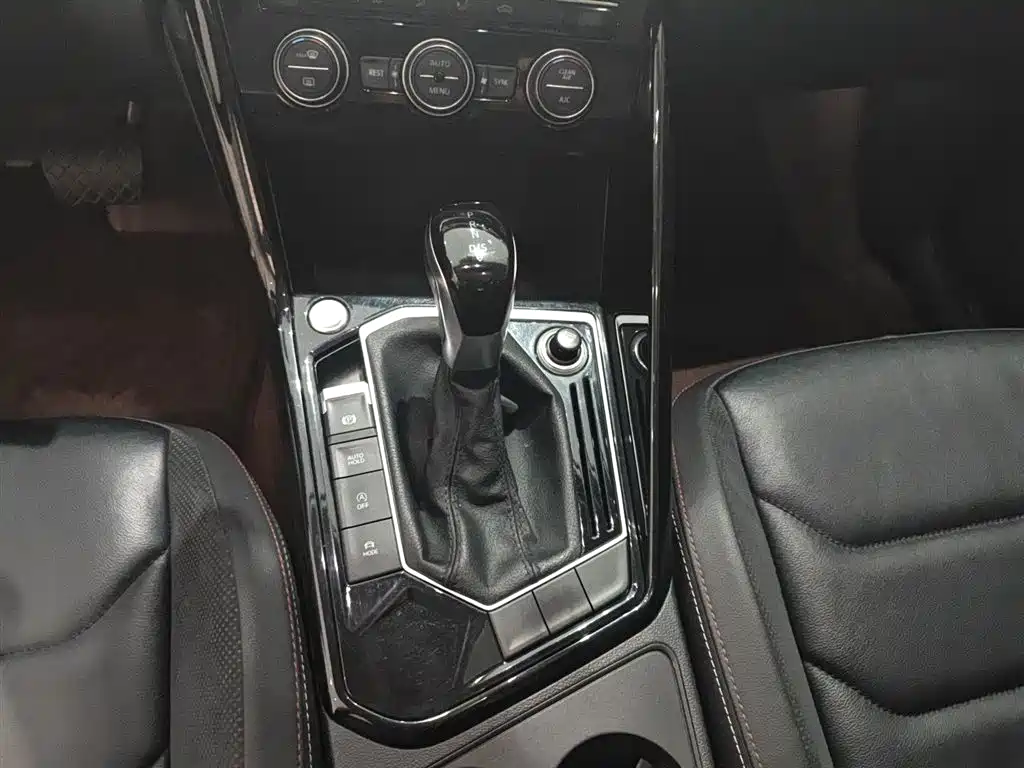 Volkswagen Tayron 2019 330TSI 2WD Luxury China VI фото 11