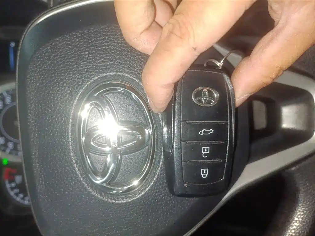 Toyota Frontlander 2022 2.0L CVT Luxury PLUS Edition фото 11