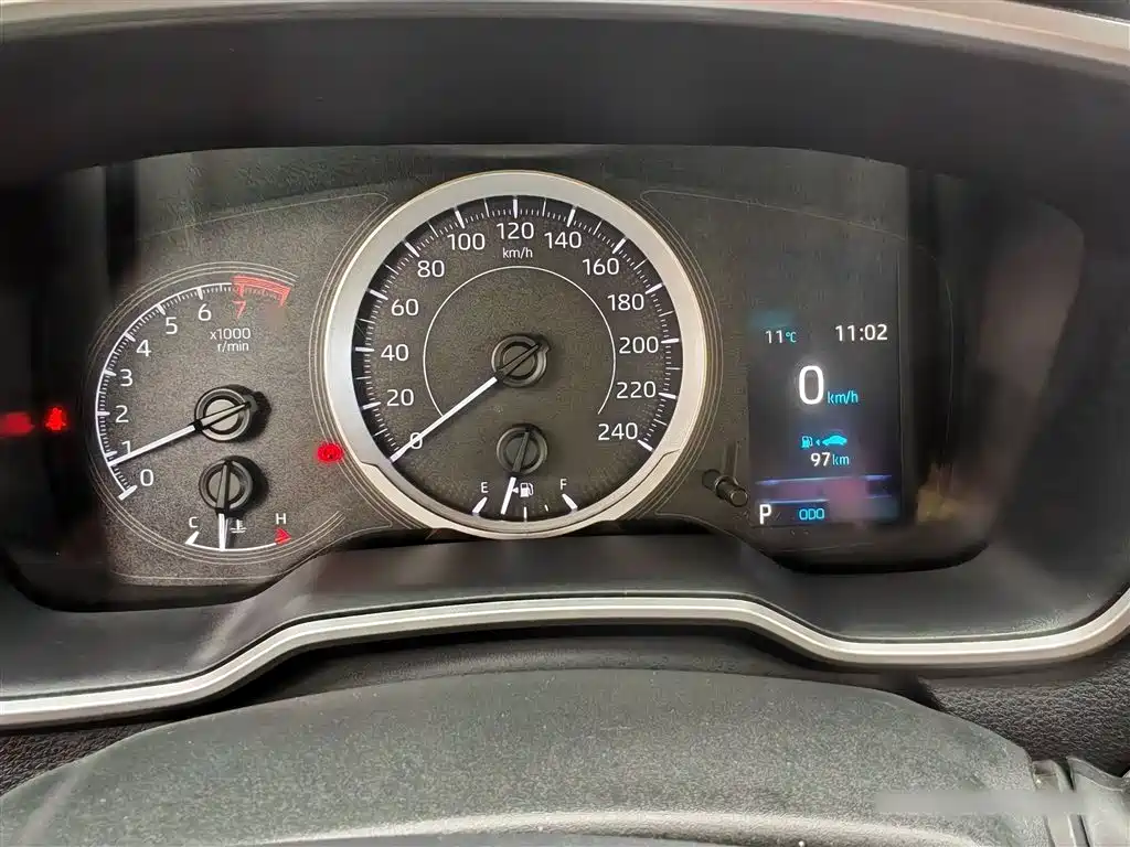 Toyota Frontlander 2022 2.0L CVT Luxury PLUS Edition фото 18