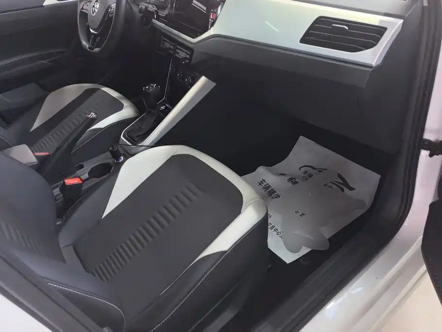 Фото 8 - Volkswagen Polo