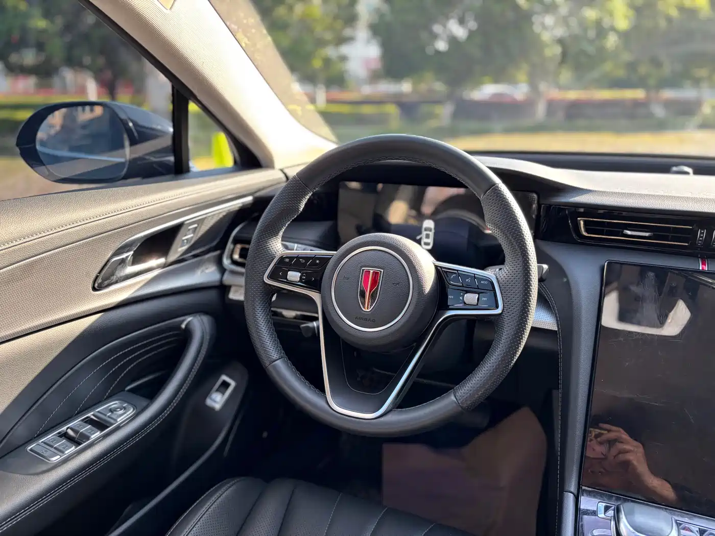 Hongqi H5 2024 1.5T DCT Smart Connect Flag Rhythm Edition фото 14