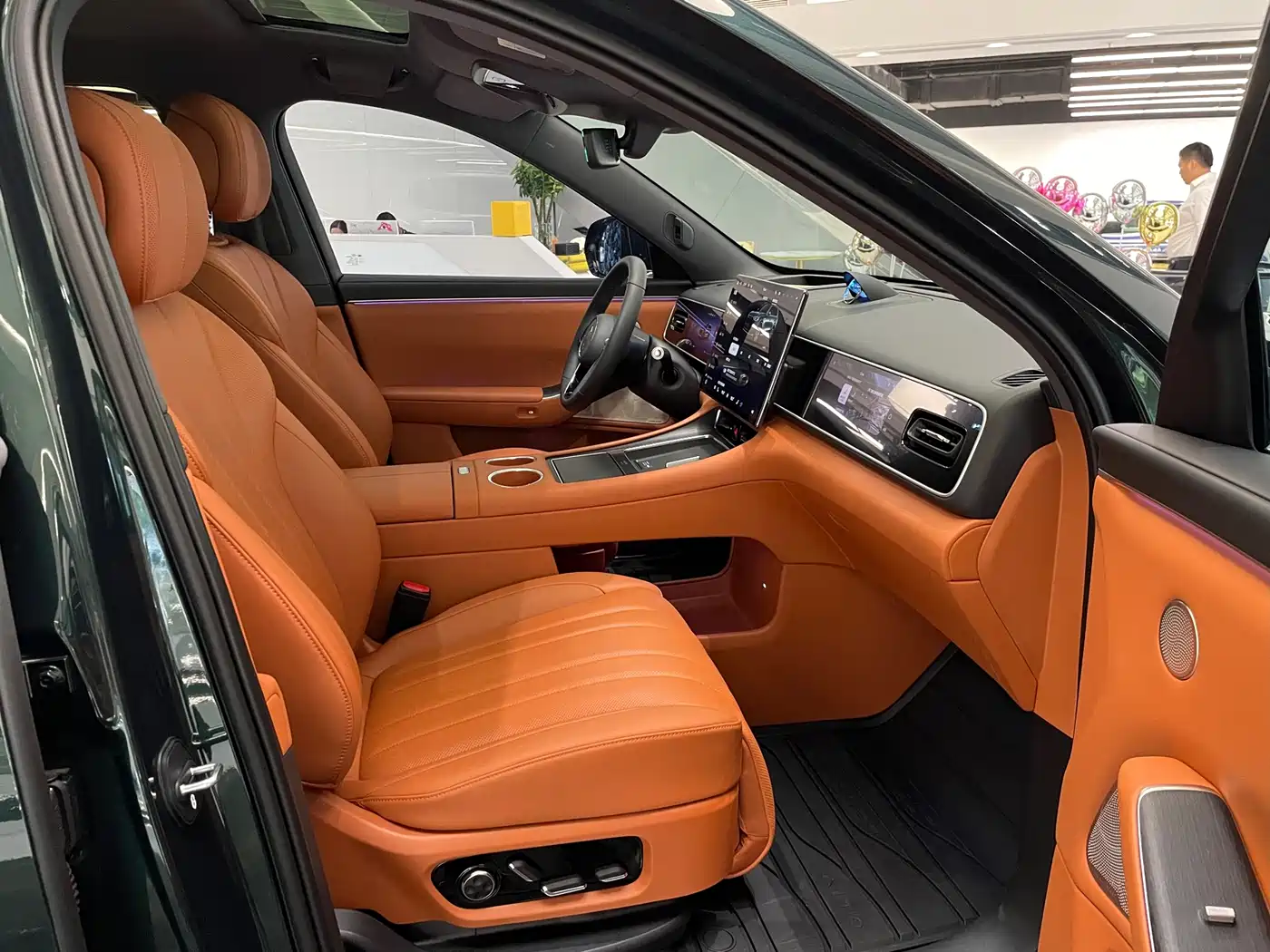 AITO Wenjie AITO M7 2026 Extended Range Max AWD 5-seater фото 12