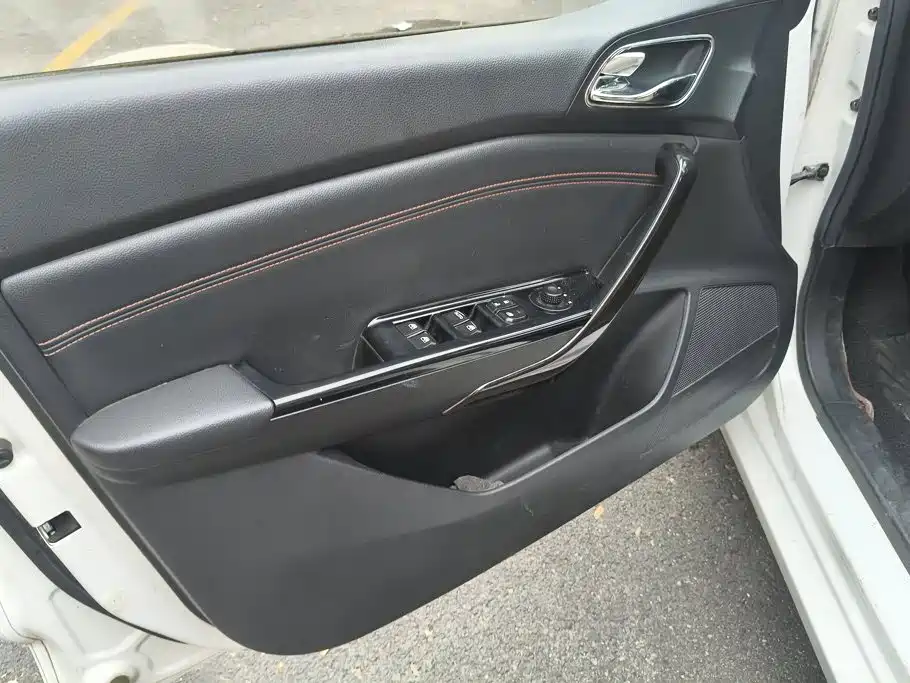 Baojun 310 2016 2016 1.2L Manual Luxury Type
