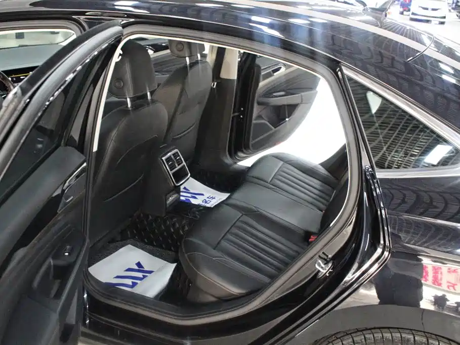 Volkswagen Passat 2020 280TSI Business Edition China VI фото 12
