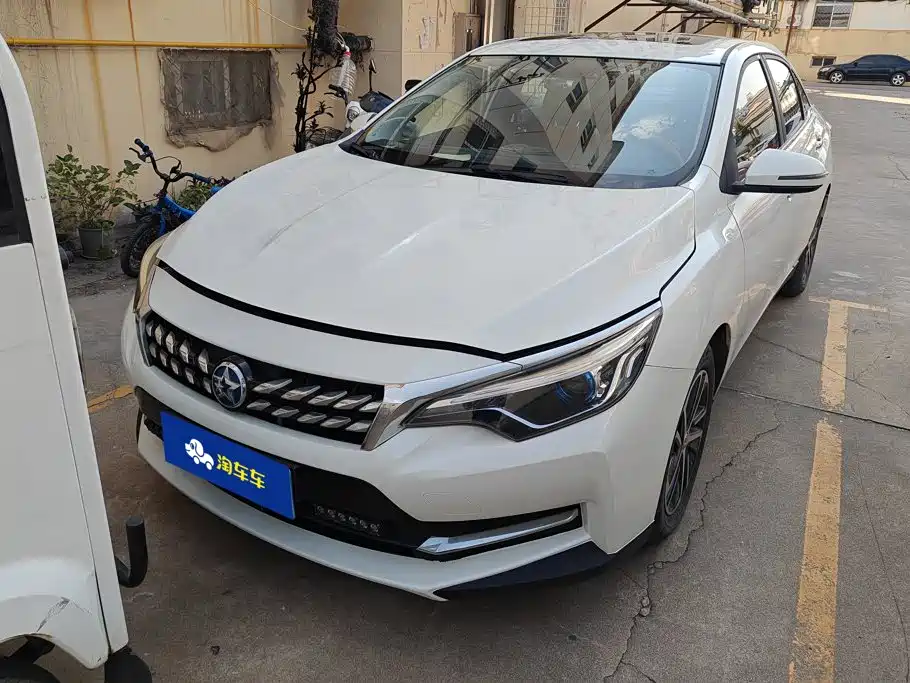 Venucia D60 2019 2019 100K Glory 1.6L XL CVT Chen Ku Edition China VI
