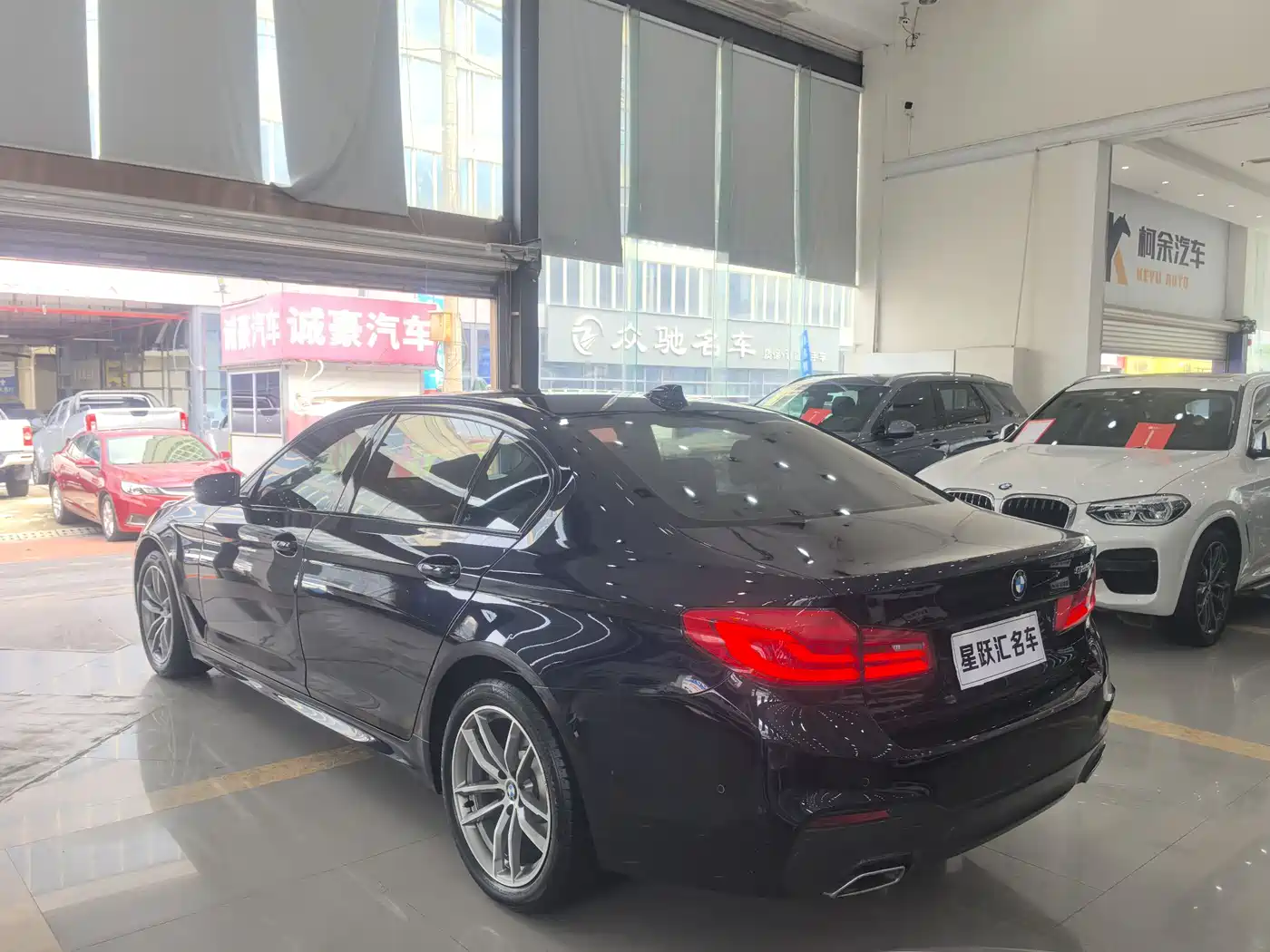 BMW 5 Series 2018 525Li M Sport Package фото 4
