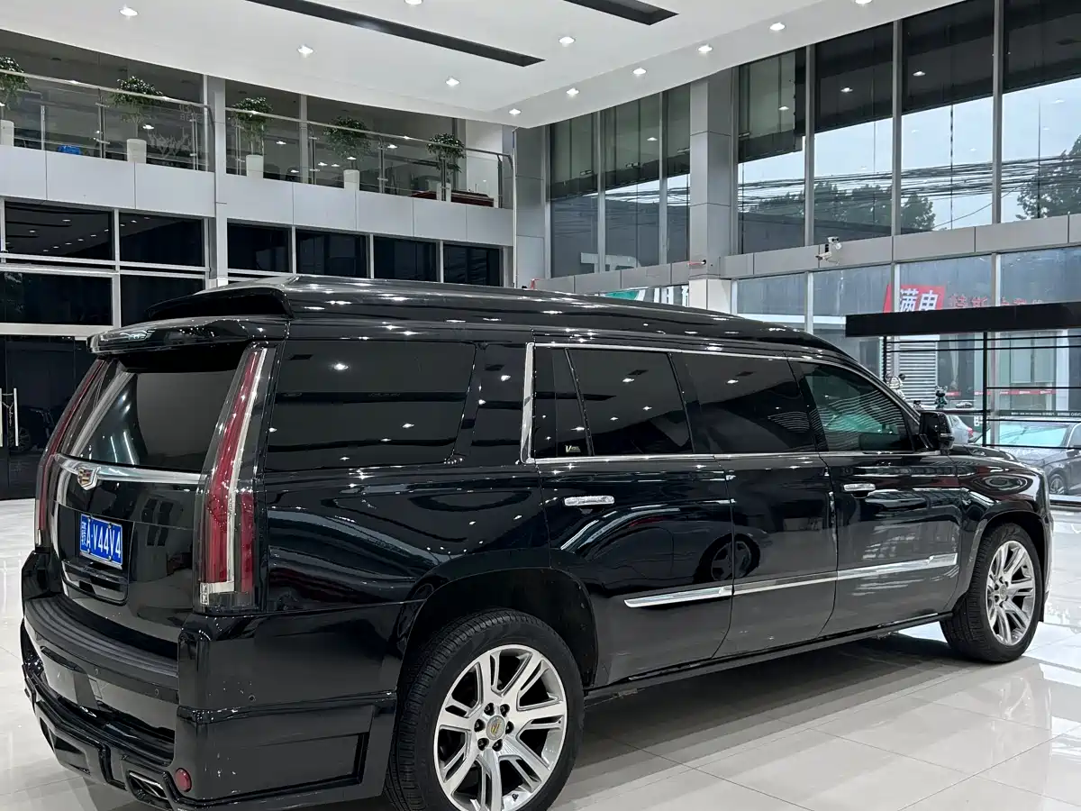 Cadillac Escalade 2017 6.2L ESV Platinum Extended фото 6