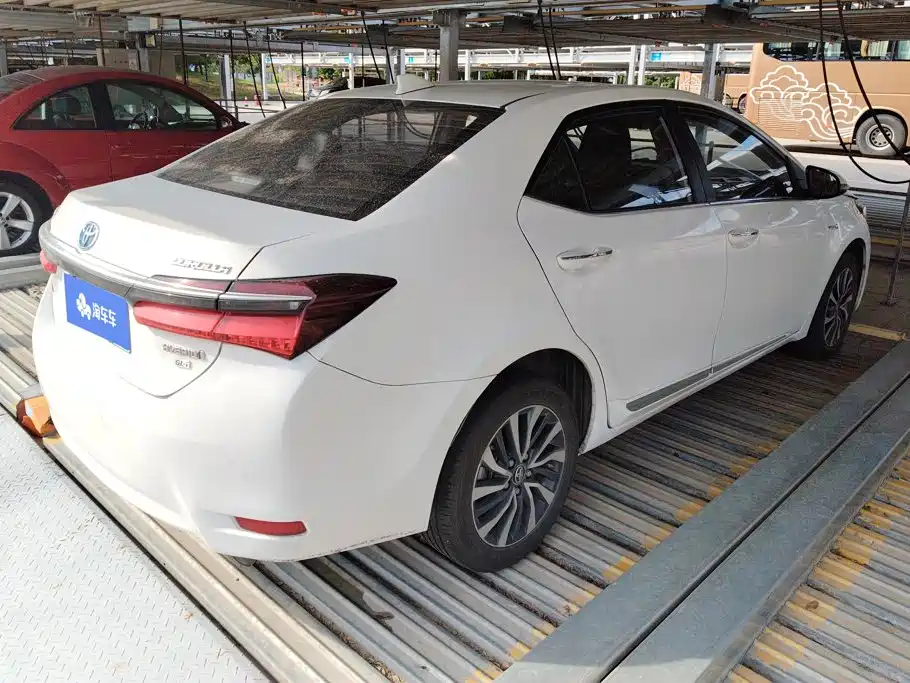 Фото 3 - Toyota Corolla