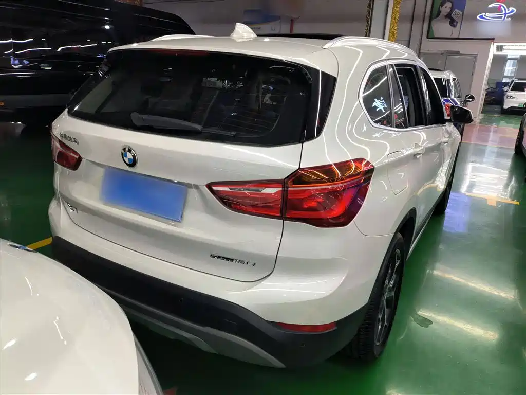 BMW X1 2019 sDrive18Li Premium Model фото 5