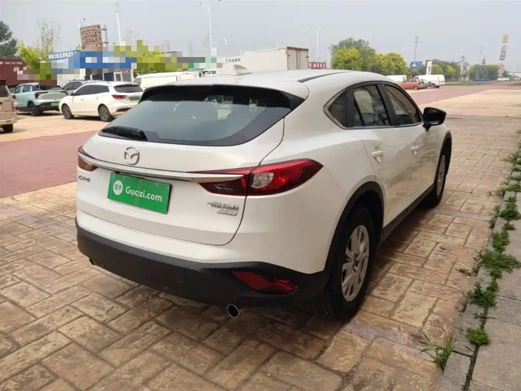 Фото 7 - Mazda CX-4