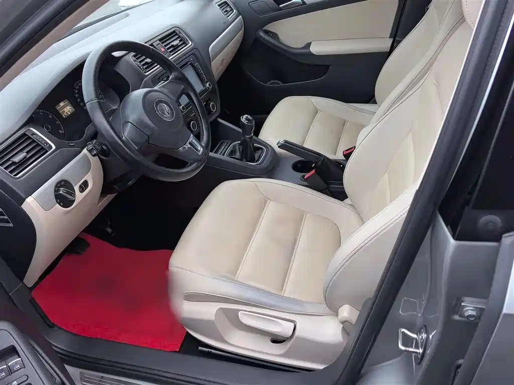 Volkswagen Sagitar 2014 1.6L Manual Comfort фото 8