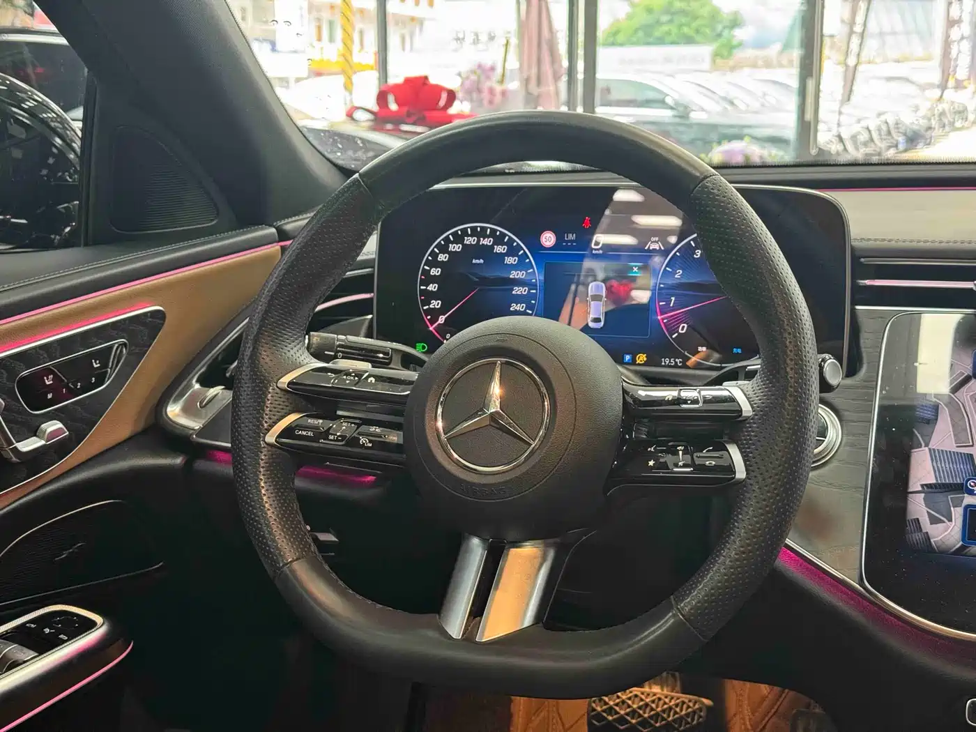 Mercedes-Benz E-Class 2024 E 300 L Fashion фото 5
