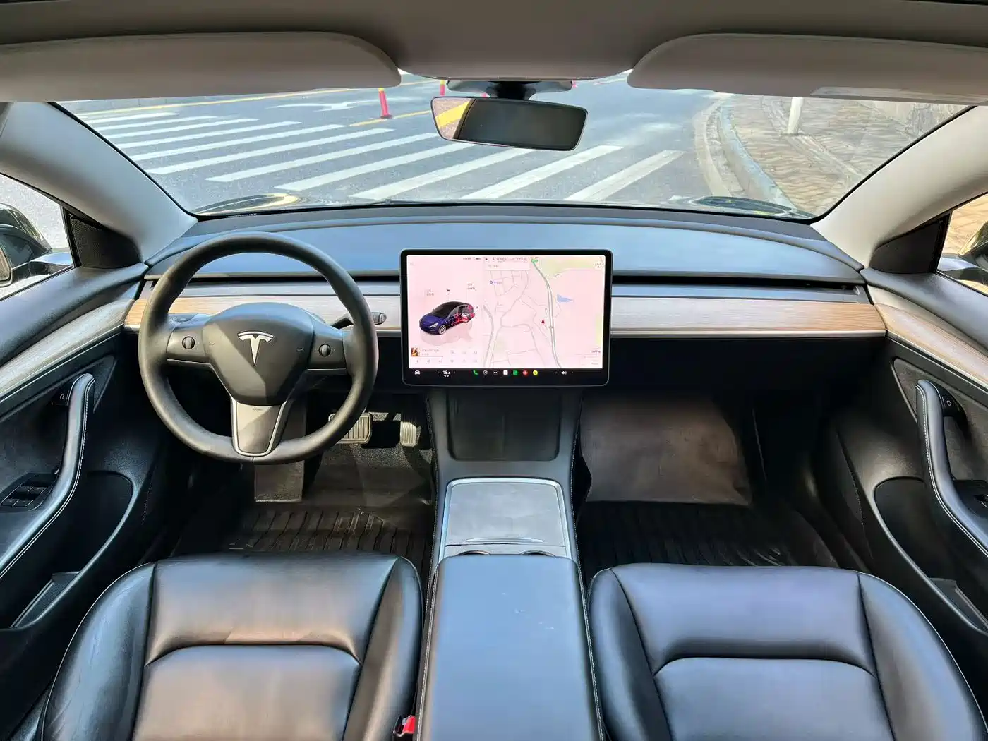 Фото 4 - Tesla Model 3