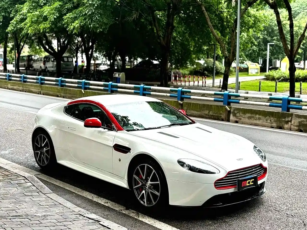 Aston Martin Vantage 2013 2012 4.7L S Coupe