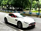 Photo 3 - Aston Martin Vantage
