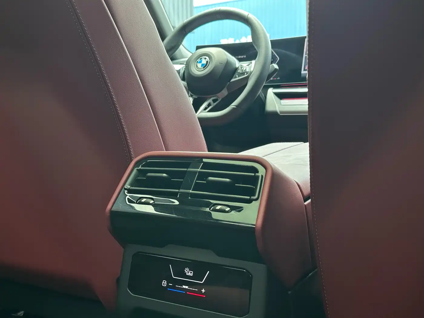 BMW 5 Series 2024 525Li M Sport Package фото 16