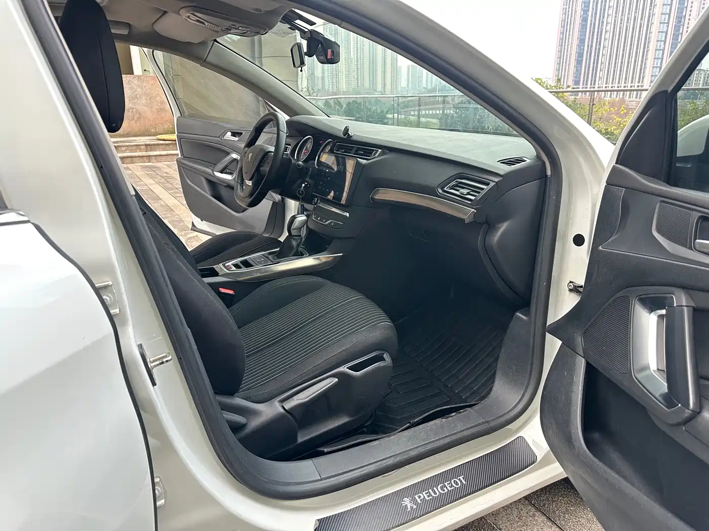 Peugeot 408 2018 Facelift 1.8L Automatic Luxury фото 12