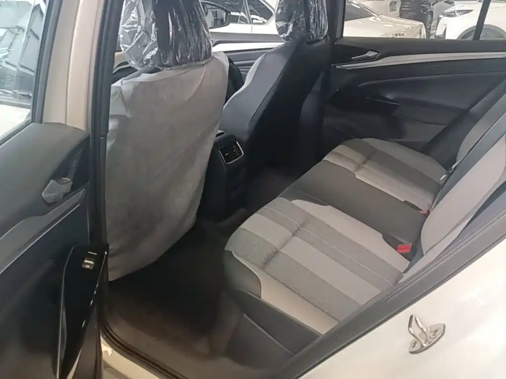 Volkswagen ID.4 CROZZ 2026 2025 Pure Enjoyment Edition