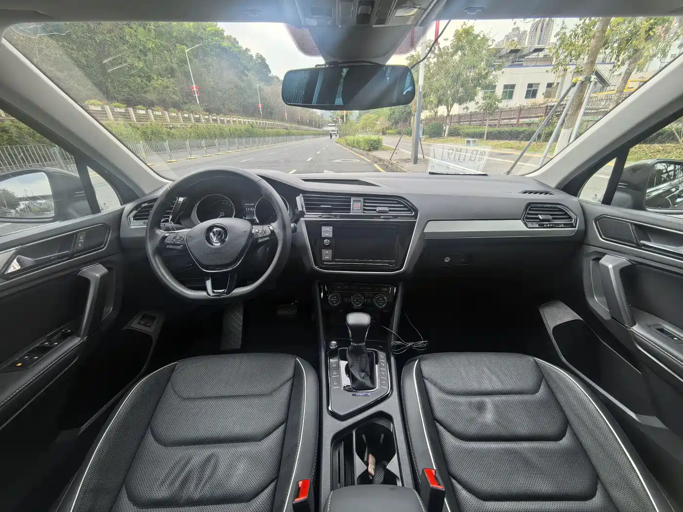 VOLKSWAGEN TIGUAN L NEW ENERGY