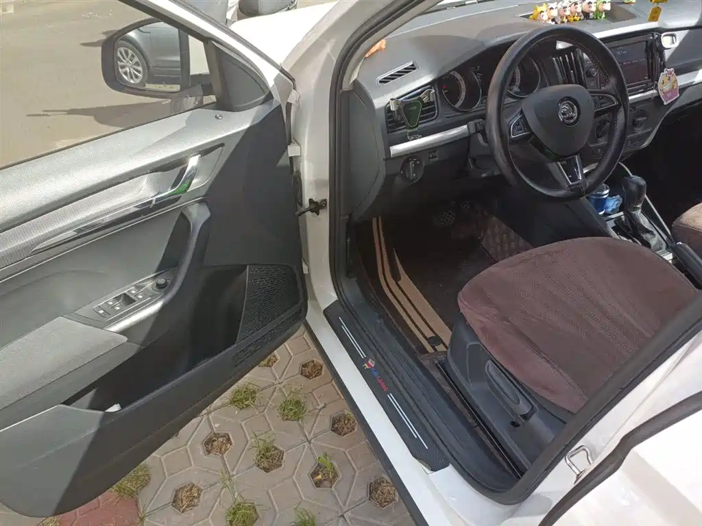Škoda Kamiq 2018 1.5L Automatic Standard Edition China VI фото 13